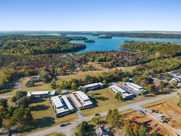192 Lake Chateau Dr, Hermitage, TN 37076