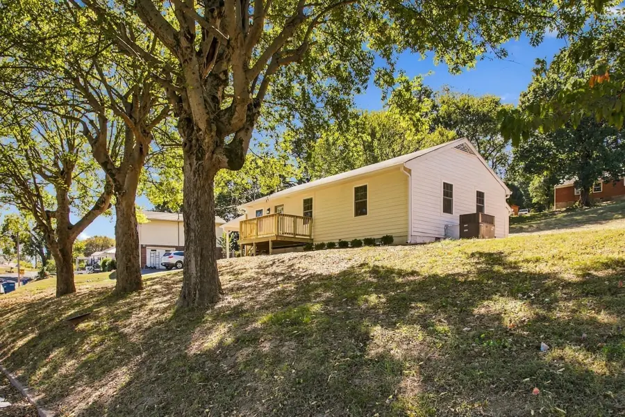 207 Edgewood Ave, Mount Pleasant, TN 38474 - #3