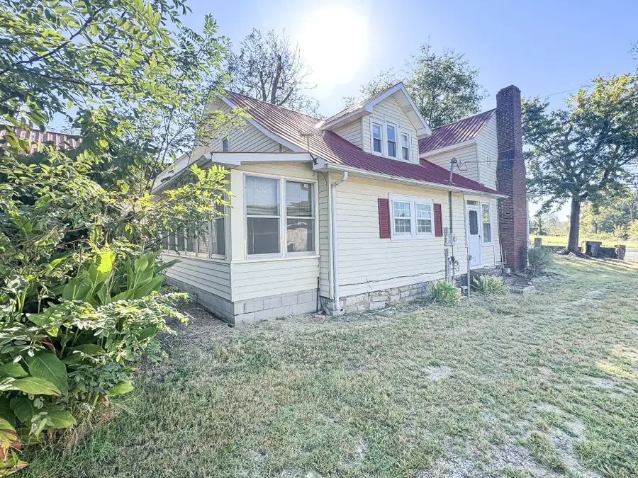 405 E Main St, Hartsville, TN 37074 - #3