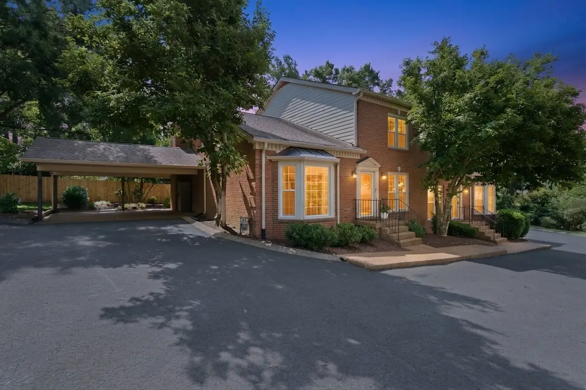 8 Sharonwood Dr, Nashville, TN 37215 - #1