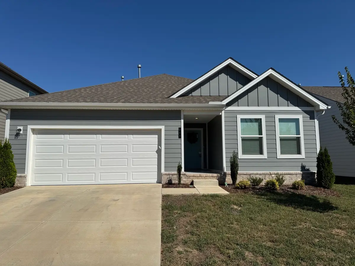 649 Cedar Brook Dr, White House, TN 37188 - #1