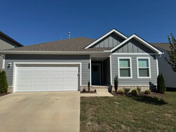 649 Cedar Brook Dr, White House, TN 37188