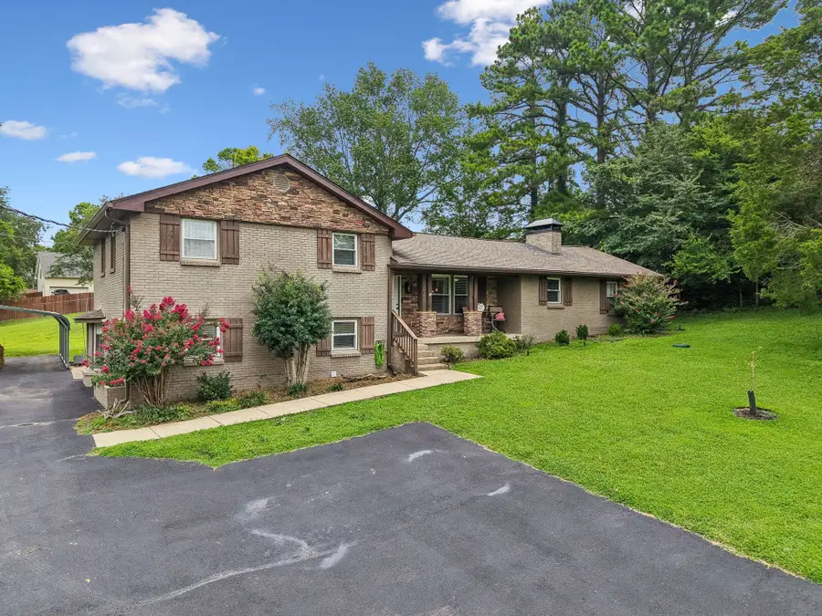 708 Glen Oaks Dr, Mount Juliet, TN 37122 - #2