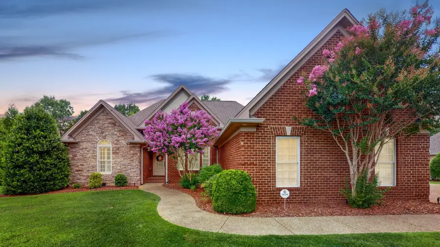 1007 Briarwood Dr, Cottontown, TN 37048 - #2