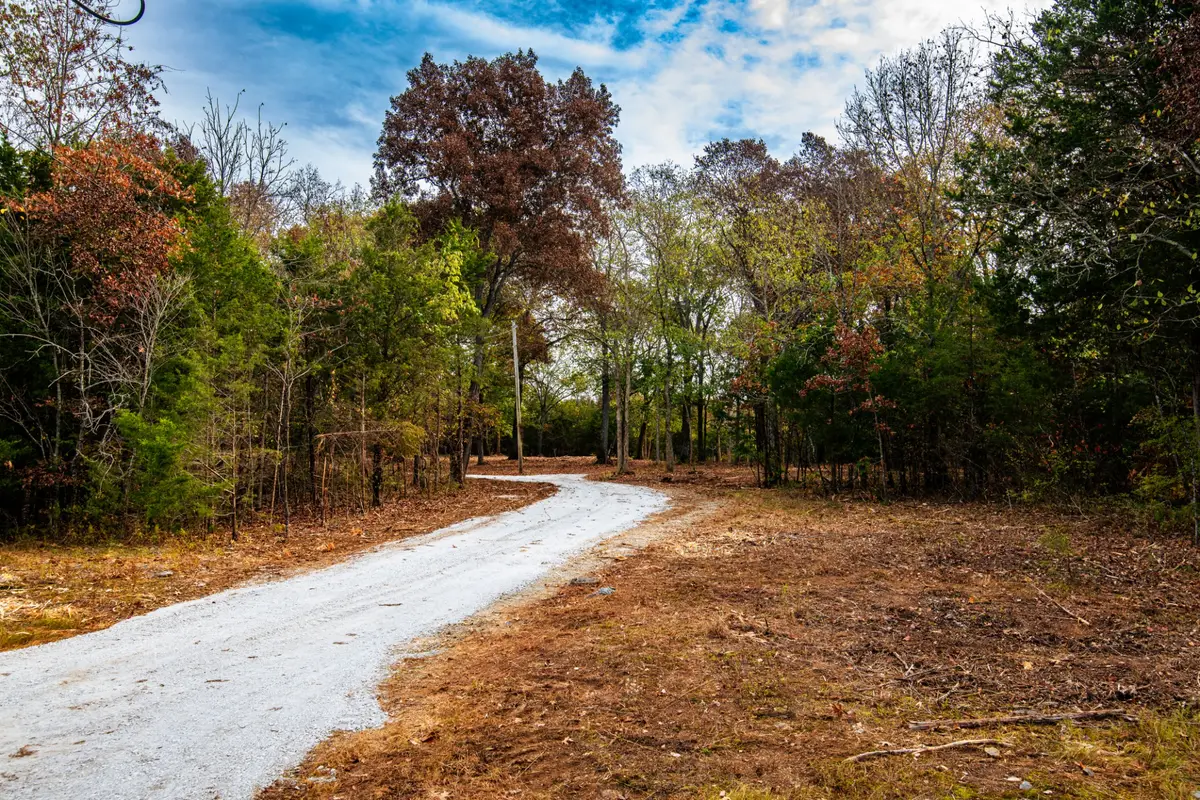 6437 Reynolds Rd, Columbia, TN 38401 - #1