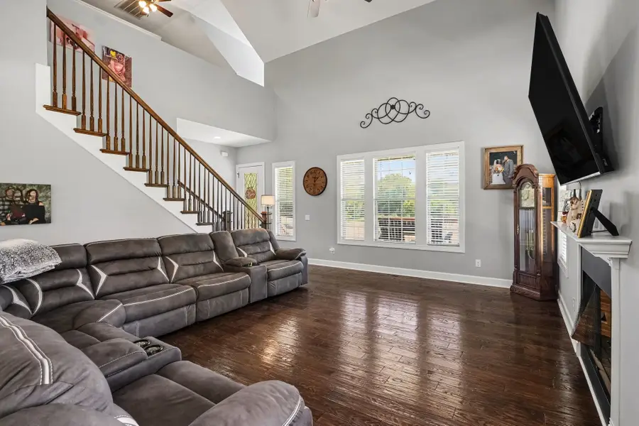 168 Camaro Dr, Chapmansboro, TN 37035 - #2