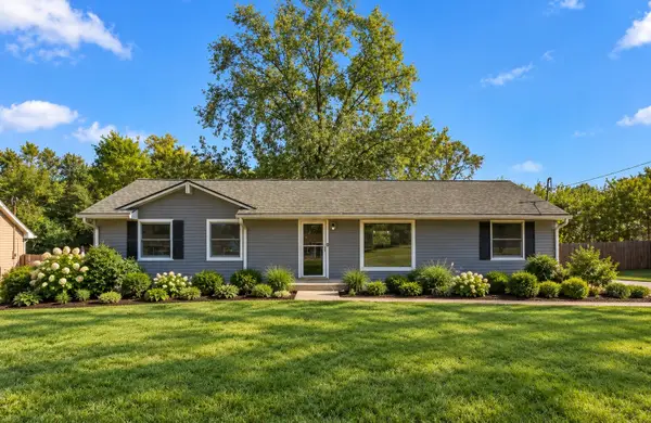 106 Cedarcrest Dr, Hendersonville, TN 37075