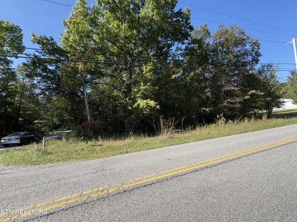 9118 Cherokee Tr, Crossville, TN 38572