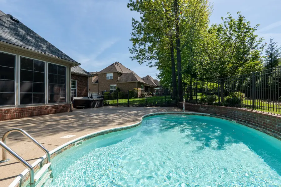 1215 Twin View Dr, Murfreesboro, TN 37128 - #2