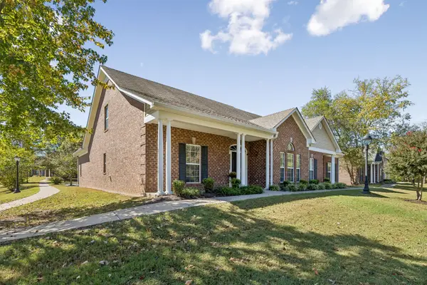 6 Hurd Ct, Lebanon, TN 37087