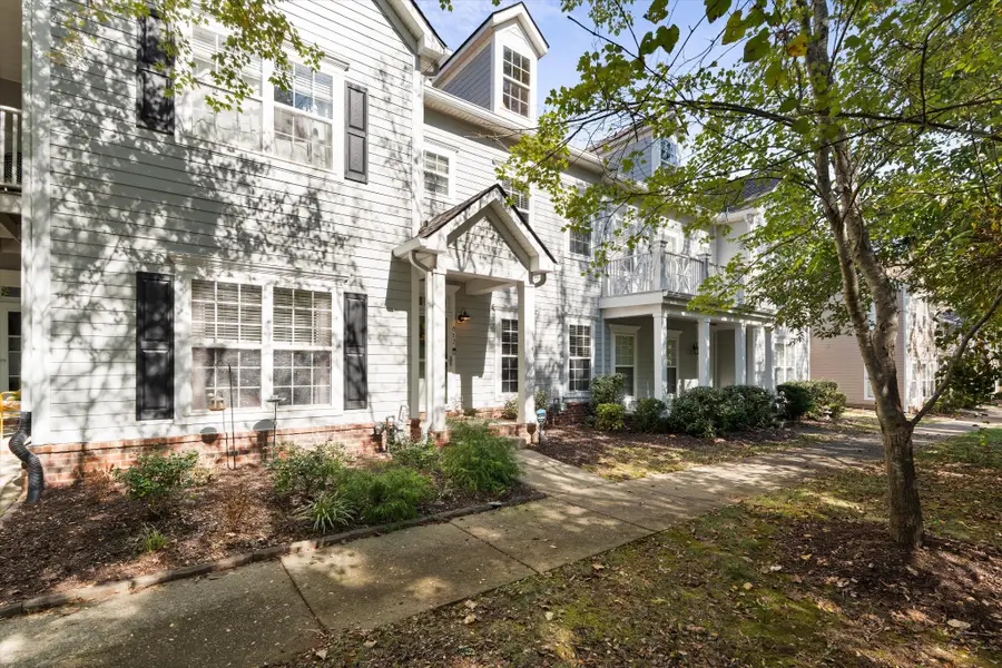 817 Hobbit Ln, Nashville, TN 37211 - #2