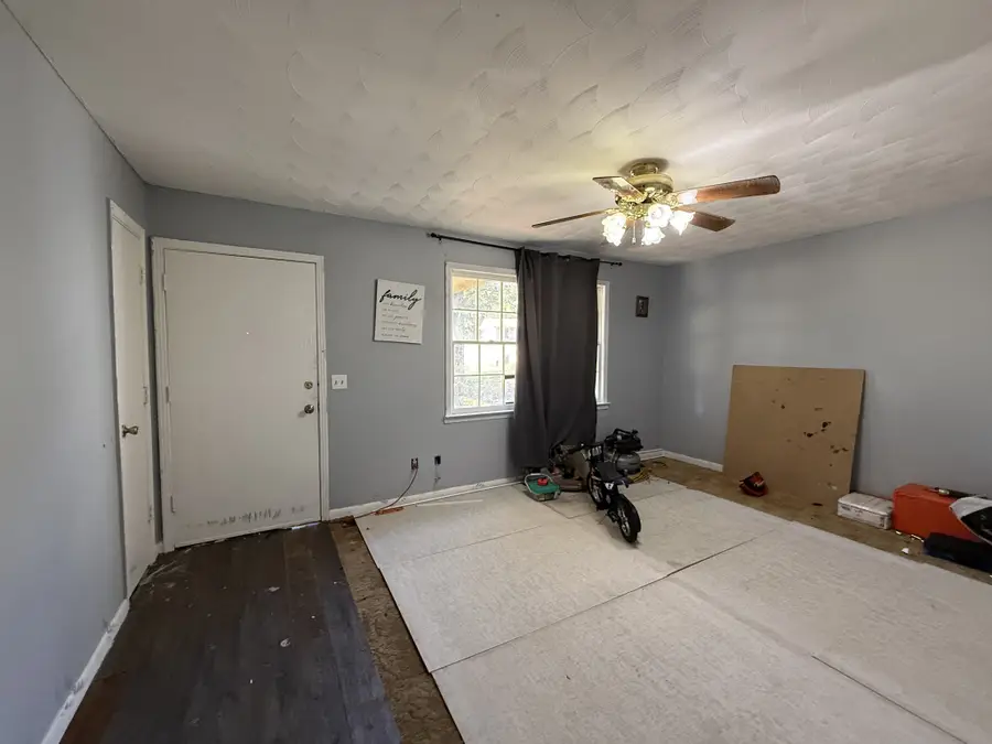 749 Oakland Dr, New Johnsonville, TN 37134 - #2