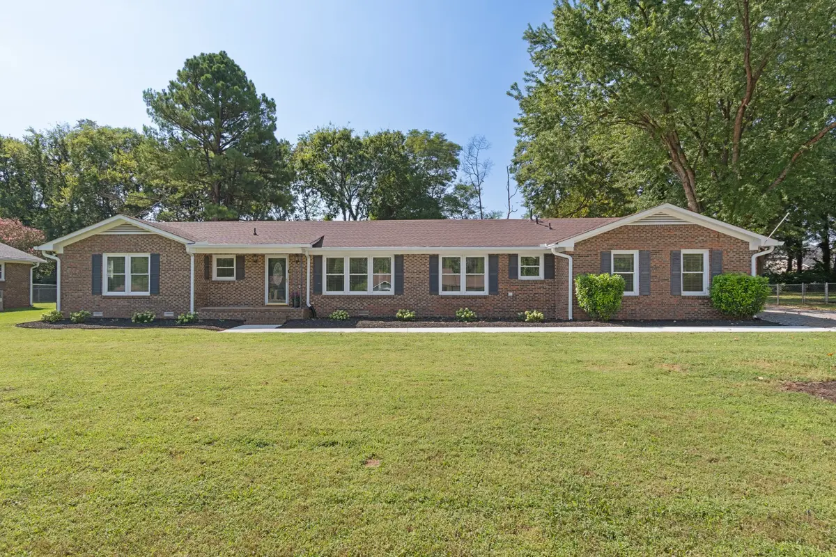 2353 Braxton Bragg Dr, Murfreesboro, TN 37129 - #1