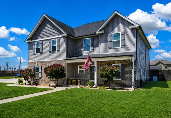101 Kildeer Dr, Clarksville, TN 37040