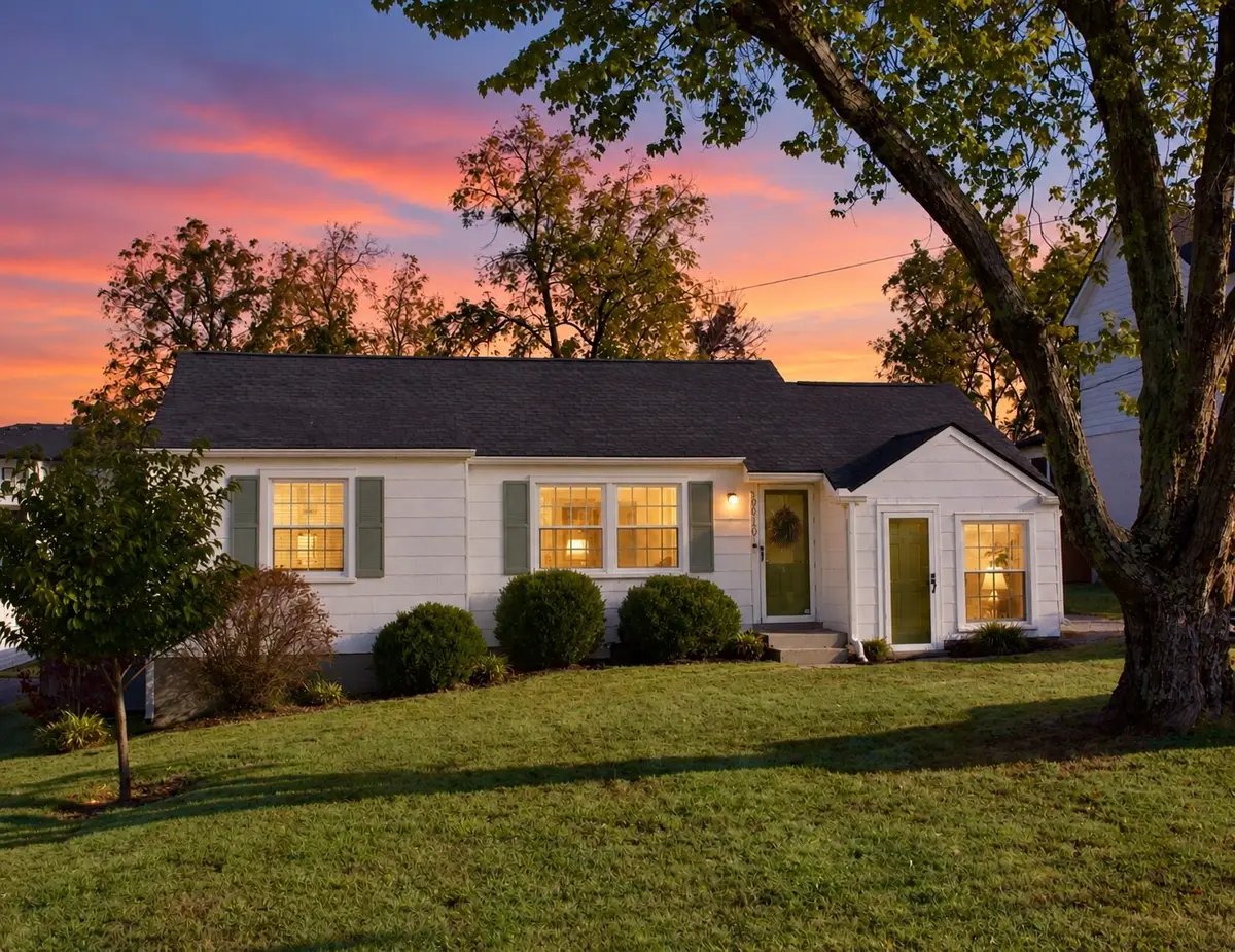 2820 Colonial Cir, Nashville, TN 37214 - #1