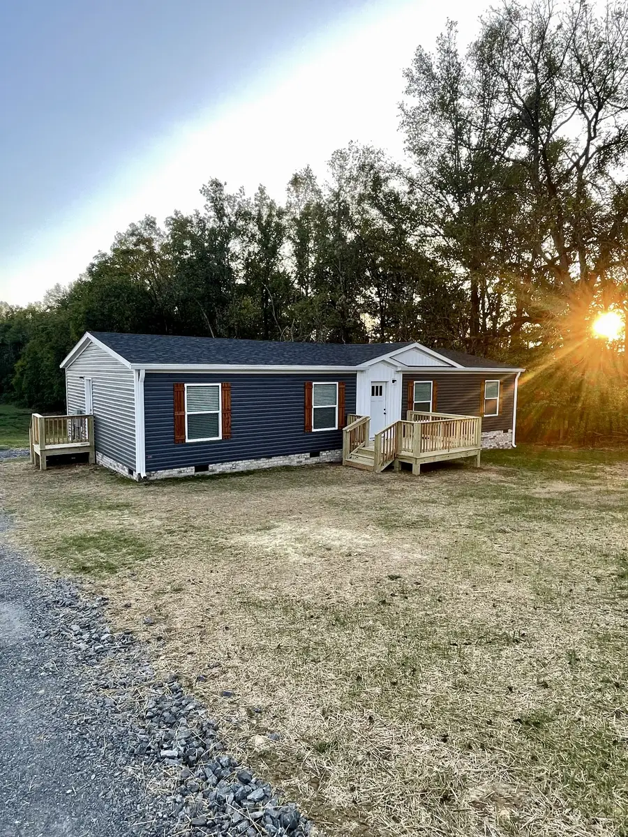 941 White Springs Rd, Lafayette, TN 37083 - #2