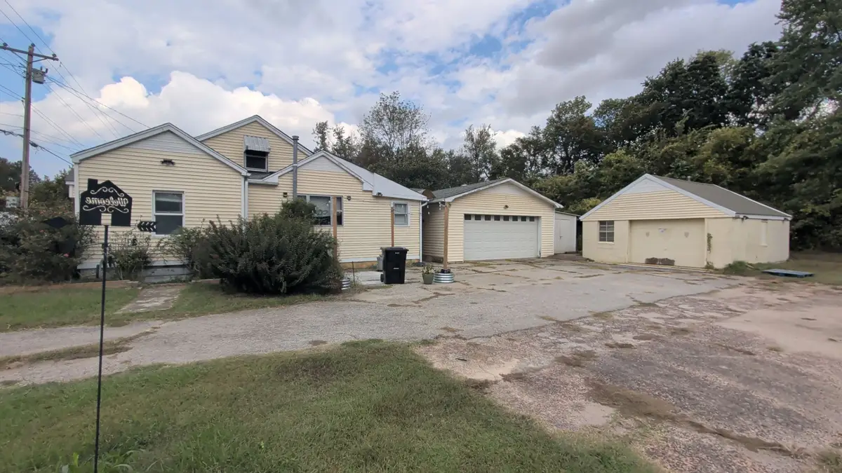 619 N Main St, Dyer, TN 38330 - #1