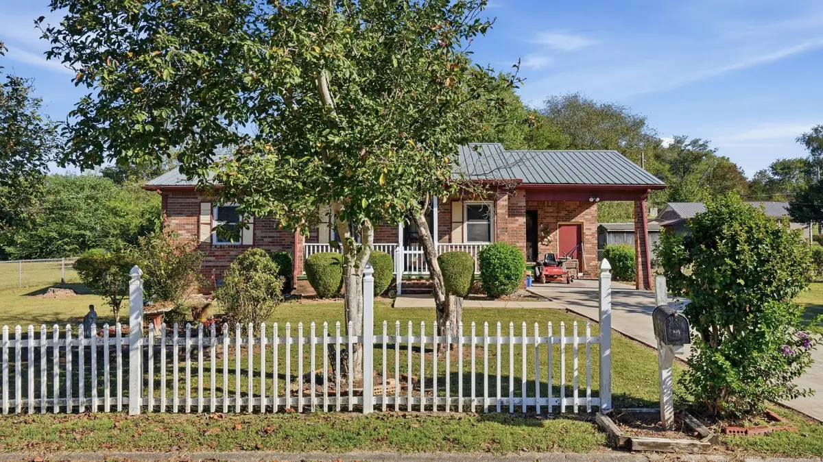 409 Laurel Dr, Fayetteville, TN 37334 - #1