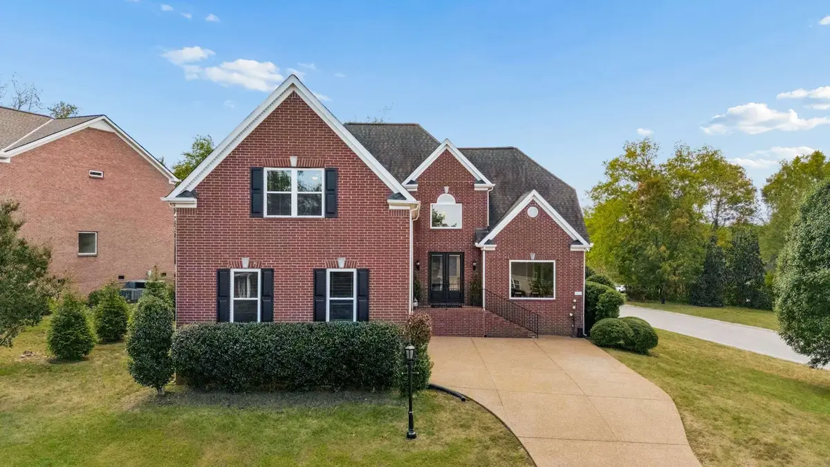 401 Woodcrest Ln, Franklin, TN 37067 - #1