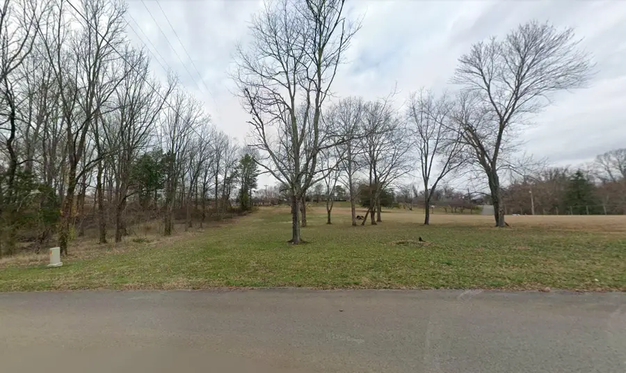 835 Greenwood Dr, McMinnville, TN 37110 - #2