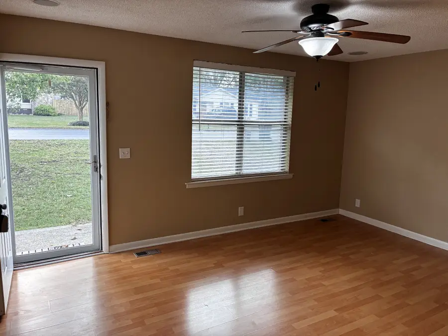 212 Sunny Acre Dr, Mount Juliet, TN 37122 - #2