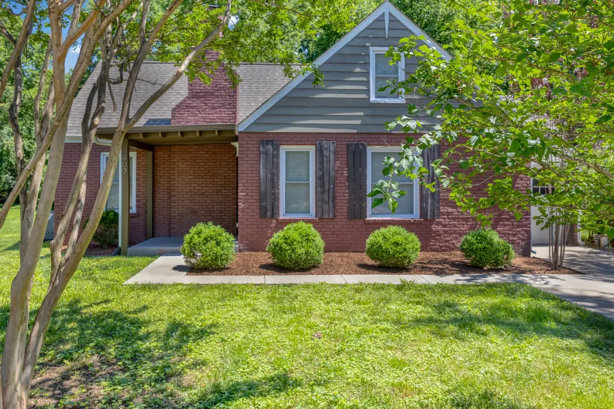 907 Burchwood Ave, Nashville, TN 37216 - #1