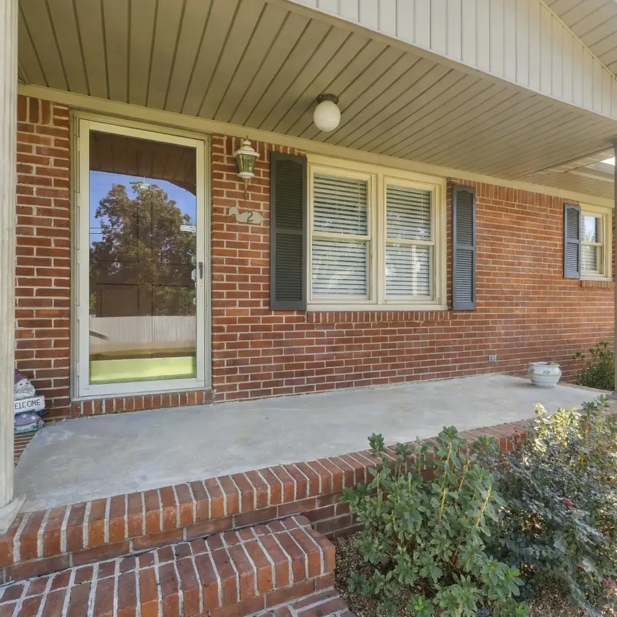 2 Park St, Fayetteville, TN 37334 - #2