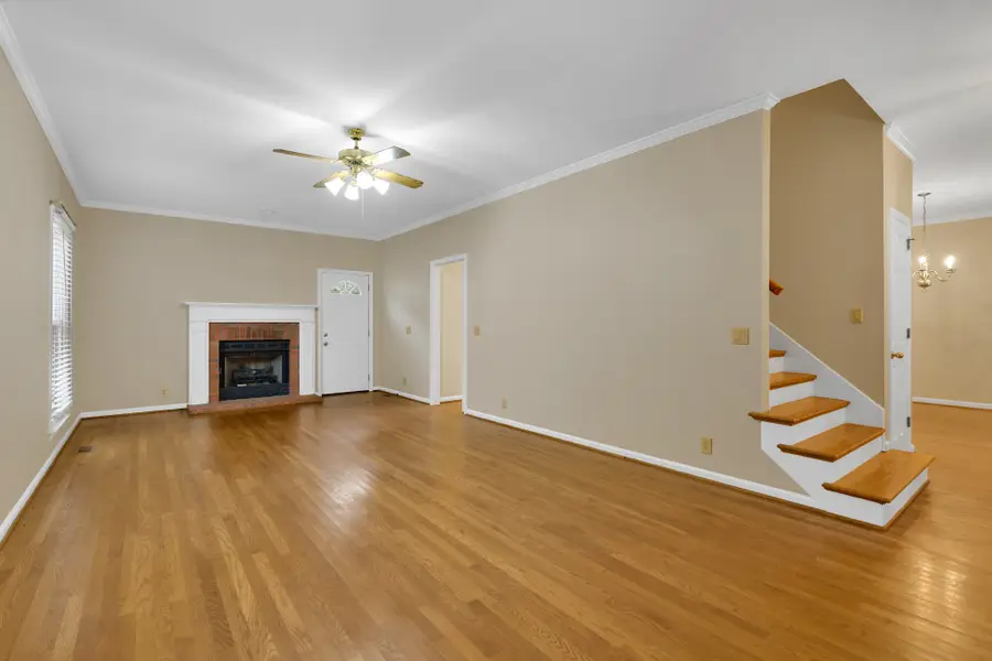 143 Middleboro Cir, Franklin, TN 37064 - #2