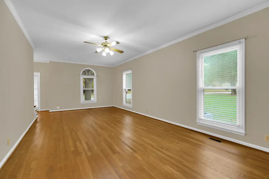 143 Middleboro Cir, Franklin, TN 37064 - #3