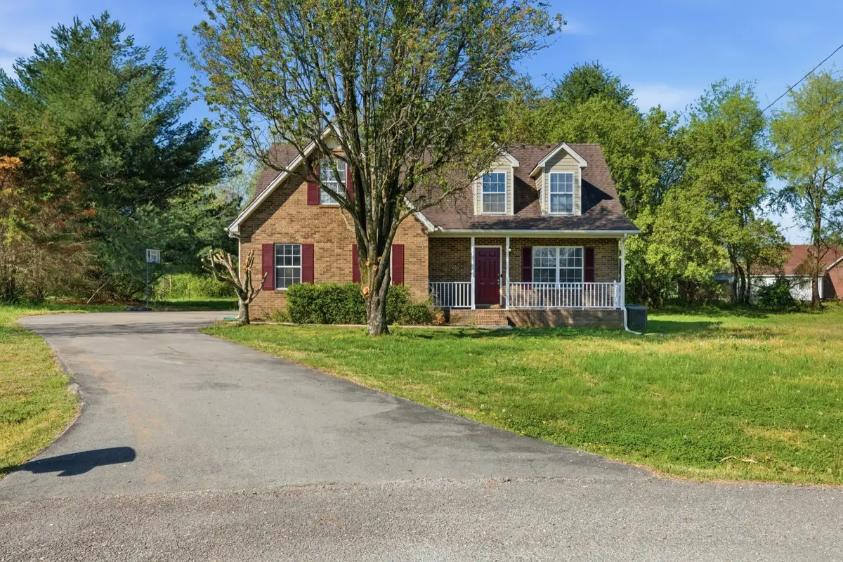 2039 Sterling St, Murfreesboro, TN 37127 - #1
