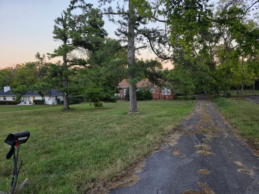 606 N Graycroft Ave, Madison, TN 37115 - #2