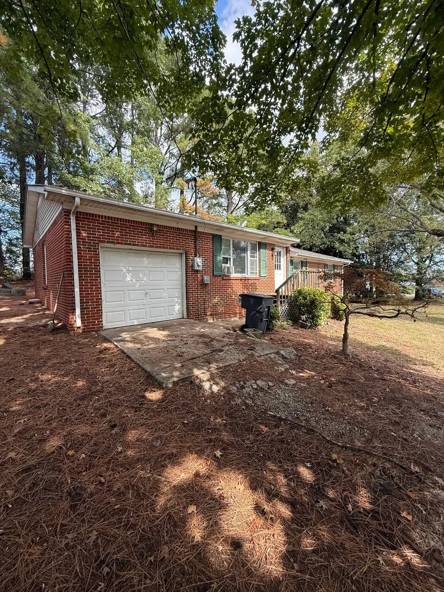 106 Cherokee Dr, McMinnville, TN 37110 - #3