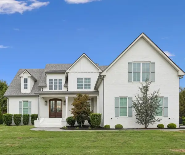 809 Stonebrook Dr, Lebanon, TN 37087