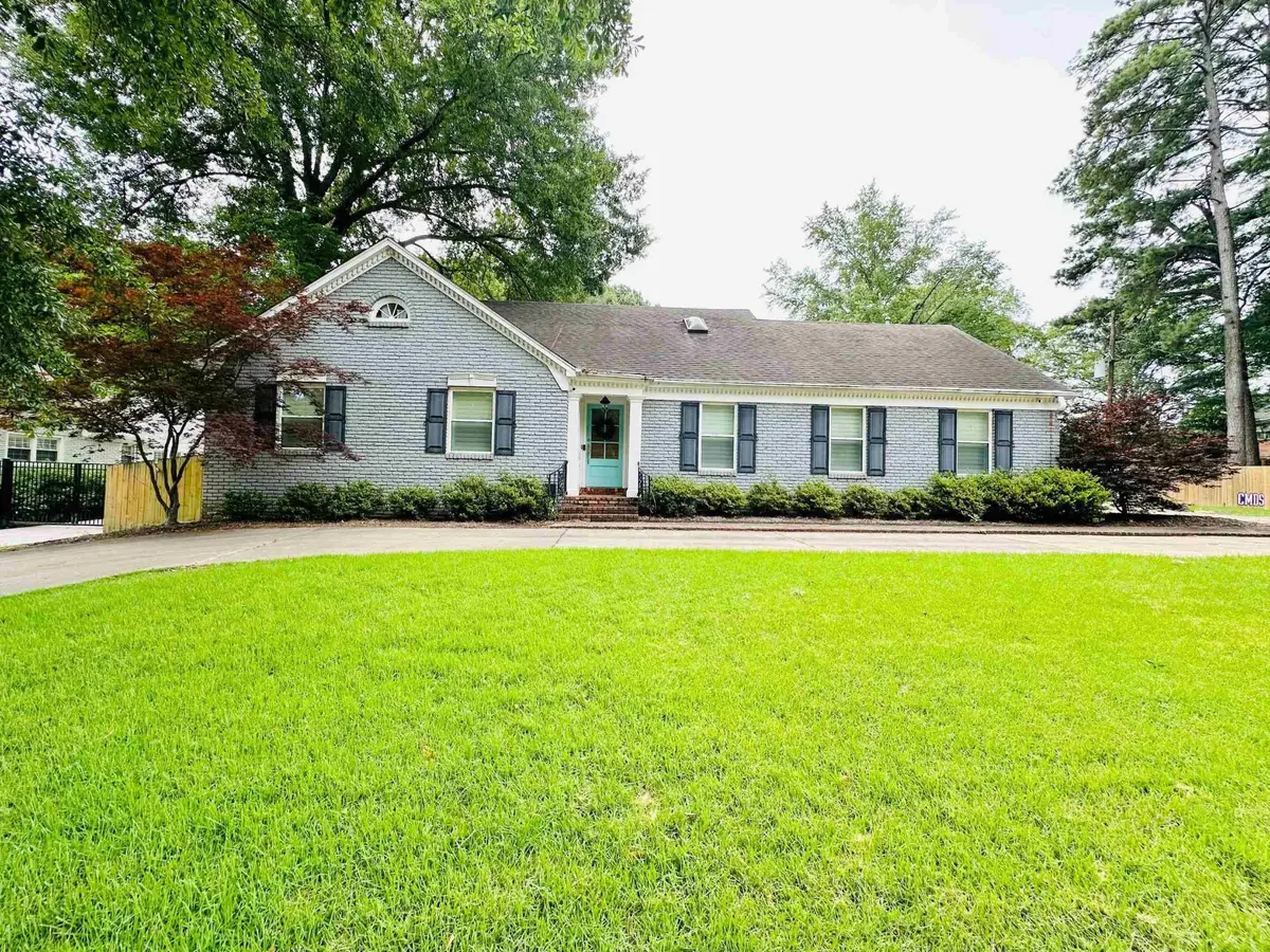 4517 Laurelwood Dr, Memphis, TN 38117 - #1
