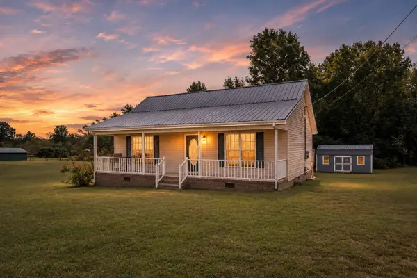 7 Crockett Dr, Fayetteville, TN 37334