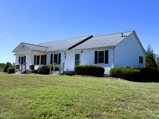 5677 Francis Ferry Rd, McMinnville, TN 37110 - #2