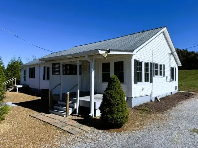 5677 Francis Ferry Rd, McMinnville, TN 37110 - #3