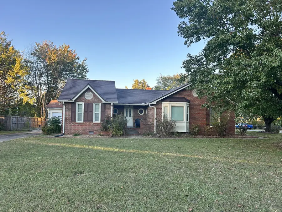 1182 Woodbridge Dr, Clarksville, TN 37042 - #2