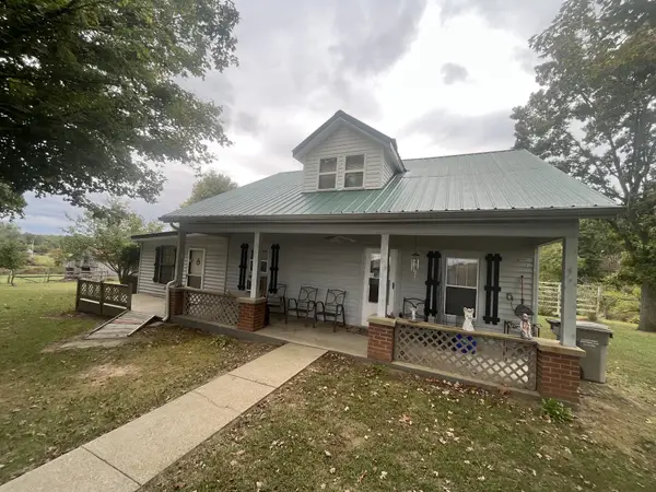 1425 Thompson Rd, Westmoreland, TN 37186