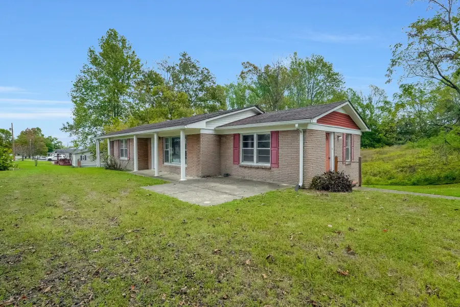 3423 Sumner Dr, Westmoreland, TN 37186 - #3