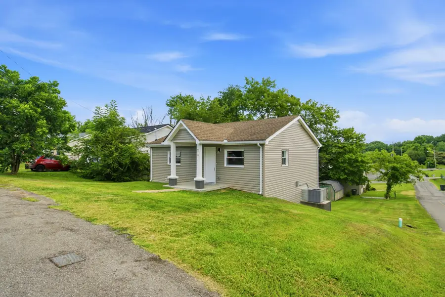610 Highland St, Springfield, TN 37172 - #2