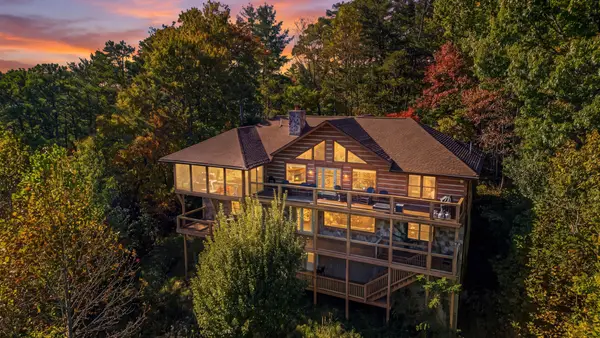 449 Lucerne Way, Gatlinburg, TN 37738