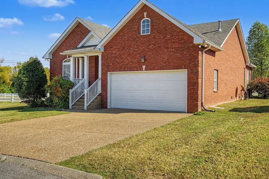 100 Cambridge Dr, Gallatin, TN 37066 - #3