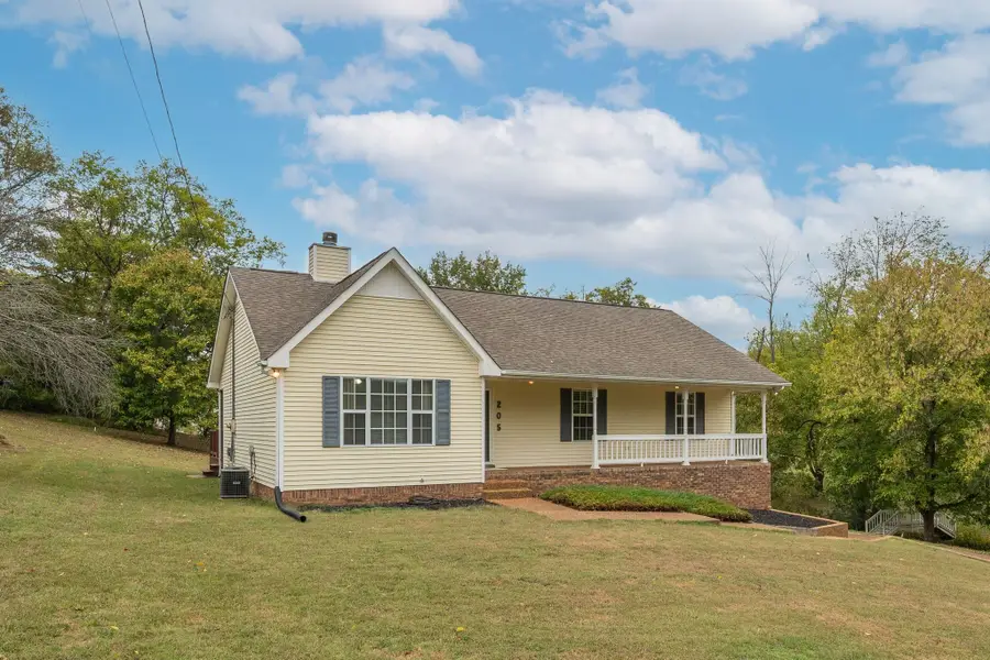 205 Austell Dr, Columbia, TN 38401 - #2