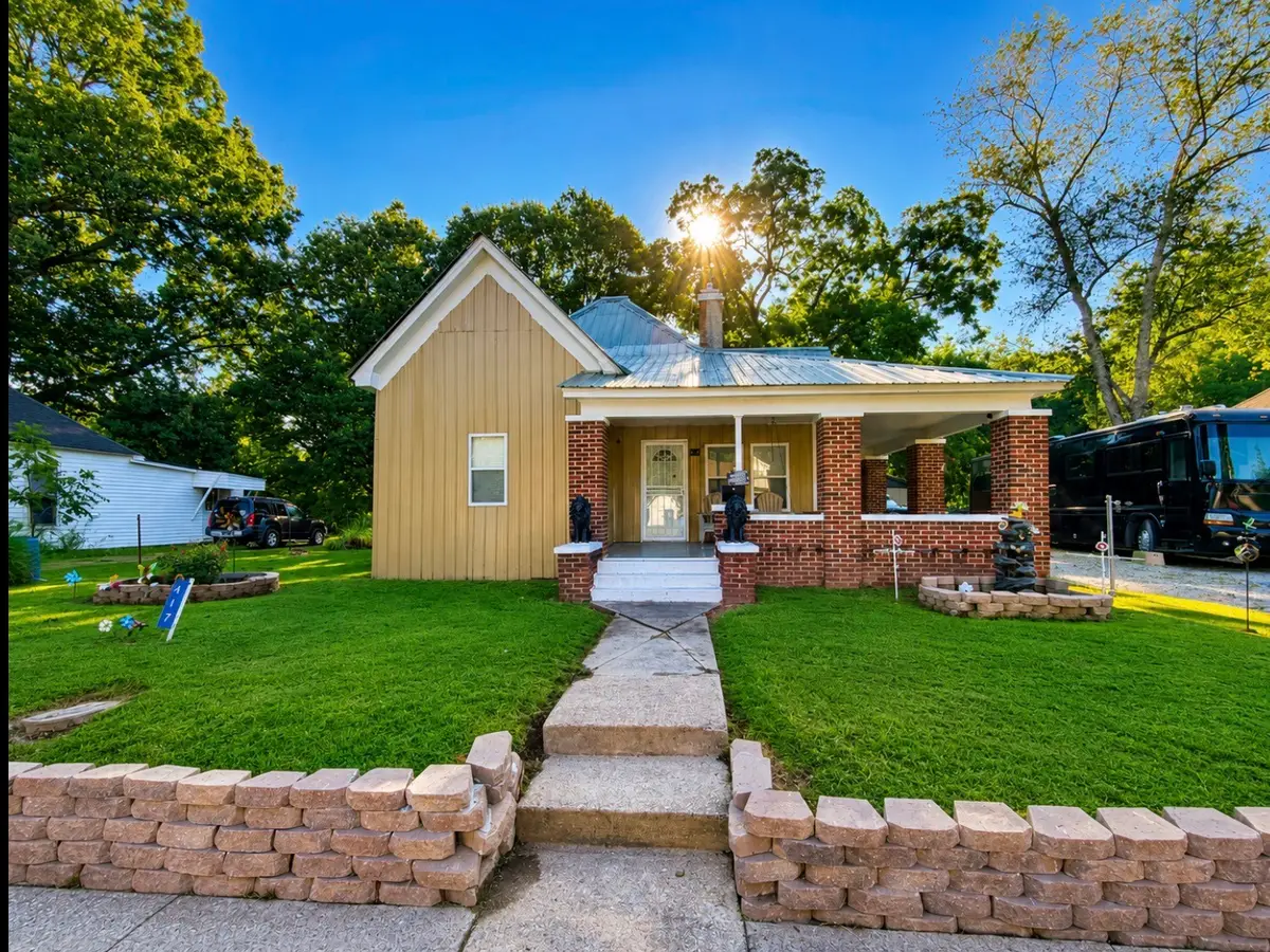417 N Mccombs St, Martin, TN 38237 - #1