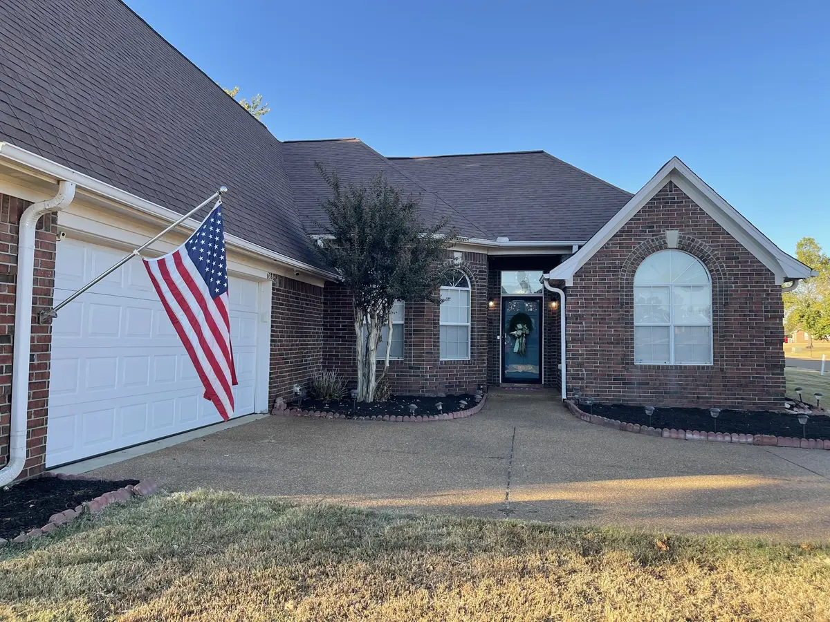 6388 Wasser Cv, Memphis, TN 38135 - #1