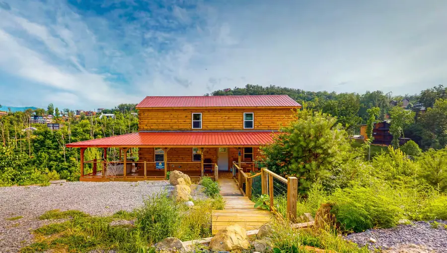 567 Edgewood Dr, Gatlinburg, TN 37738 - #2