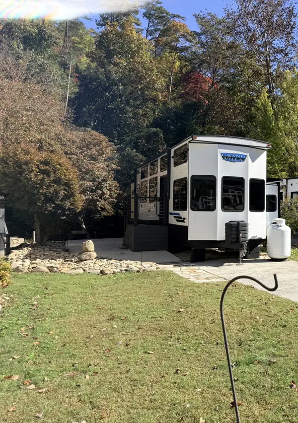 4229 E Parkway, Gatlinburg, TN 37738