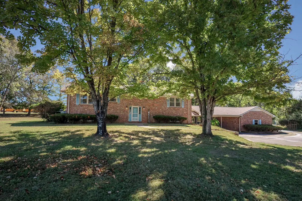 1570 Railroad Ave, Shelbyville, TN 37160 - #1