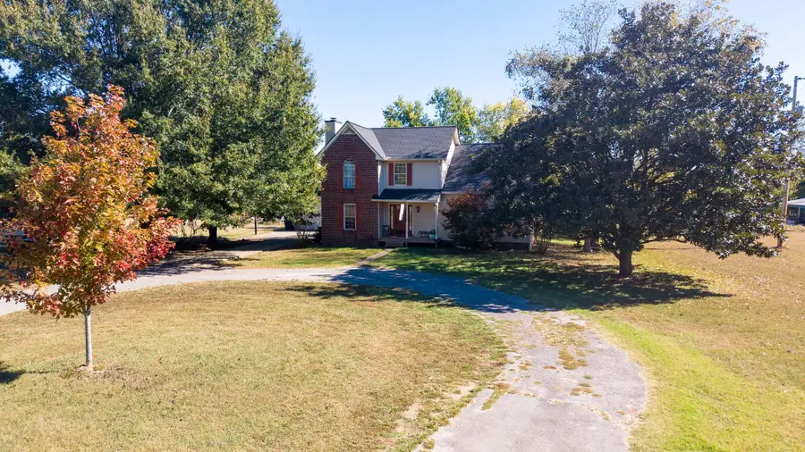 565 Douglas Ln, Gallatin, TN 37066 - #2